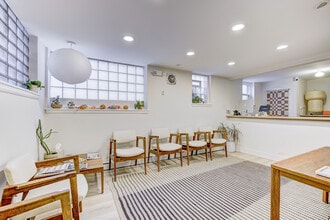 8750 W 9 Mile Rd, Oak Park, MI à louer Hall d’entrée- Image 2 de 36