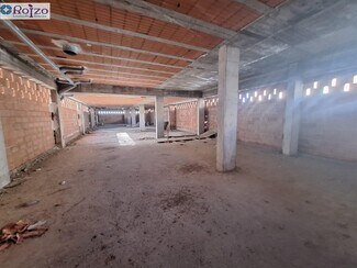 Plus de détails pour Multi-résidentiel à vendre