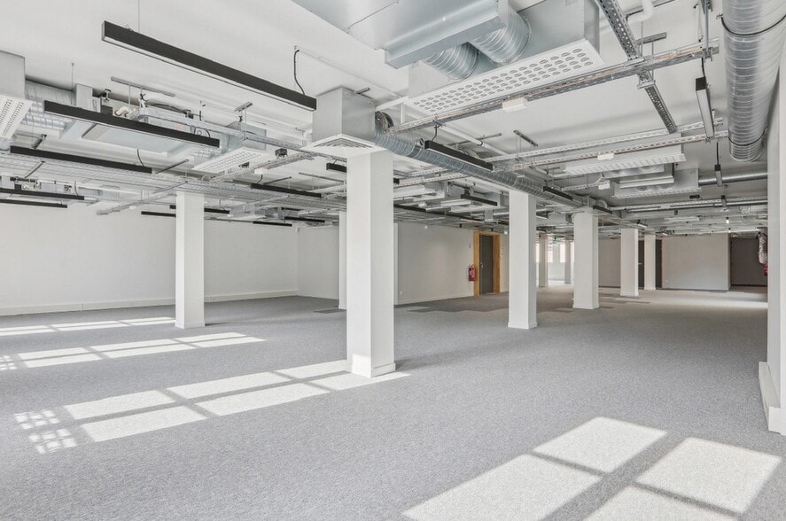 27 Rue Lucien Sampaix, Paris for lease - Building Photo - Image 3 of 14