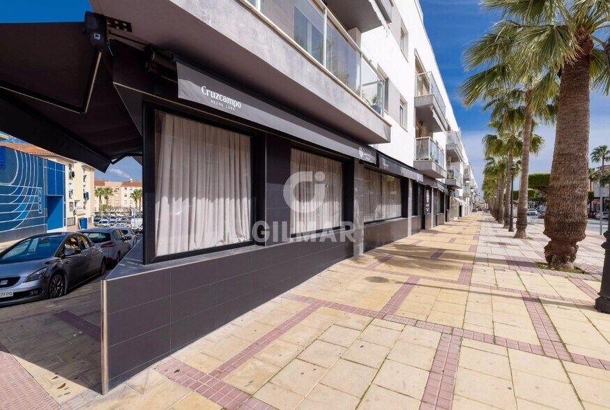 Immeuble residentiel dans Alhaurín de la Torre, Málaga à vendre - Photo du bâtiment - Image 2 de 2