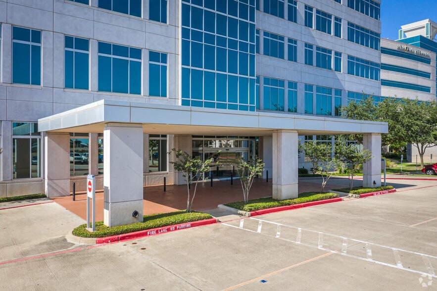 23920 Katy Fwy, Katy, TX for lease - Building Photo - Image 2 of 3