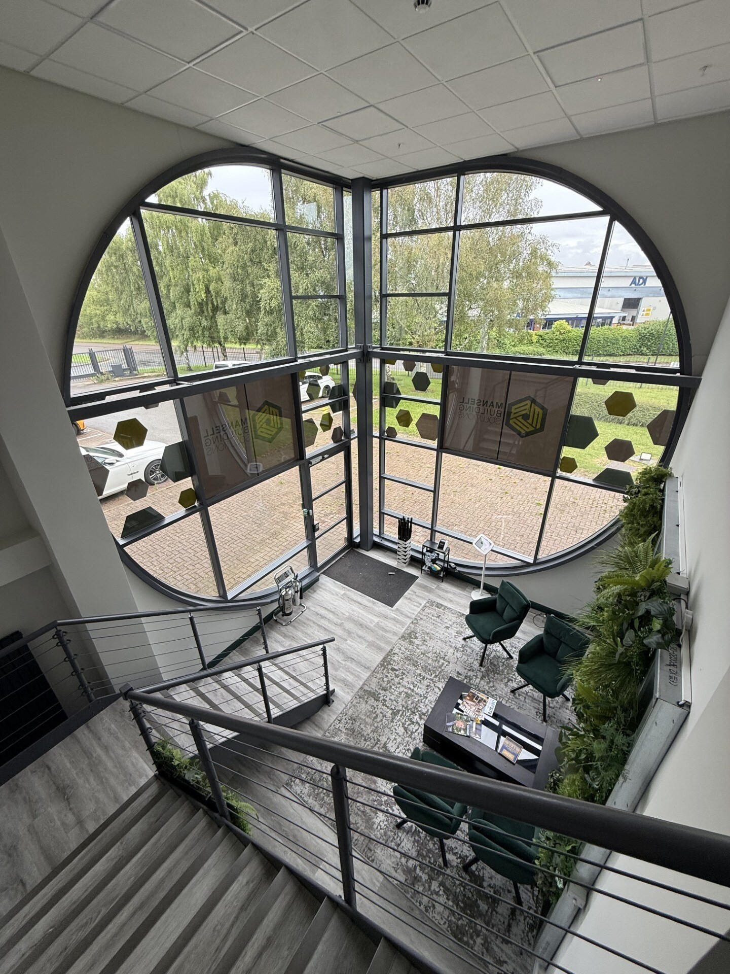 Broadgate, Oldham for lease Interior Photo- Image 1 of 12