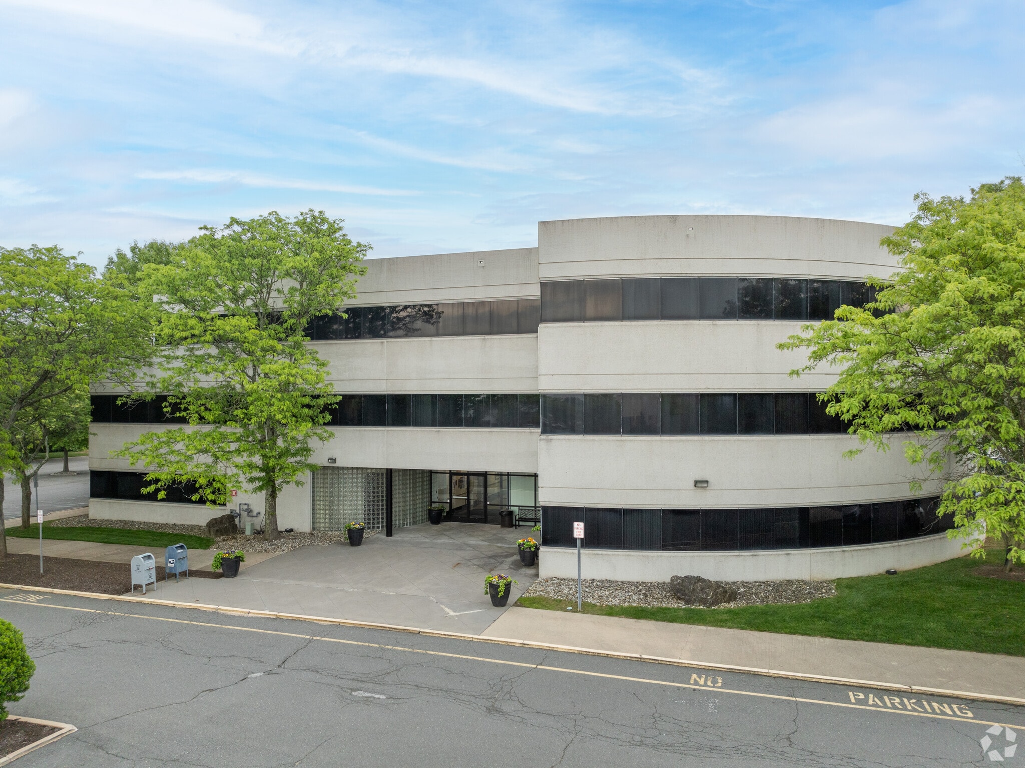 101 Grovers Mill Rd, Lawrenceville, NJ for lease Primary Photo- Image 1 of 28