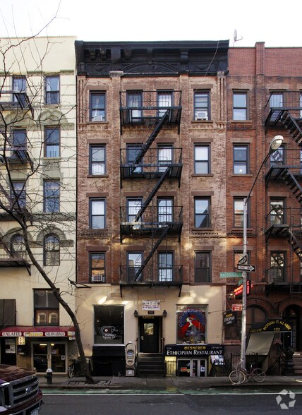 124 Macdougal St, New York, NY for lease - Building Photo - Image 2 of 16