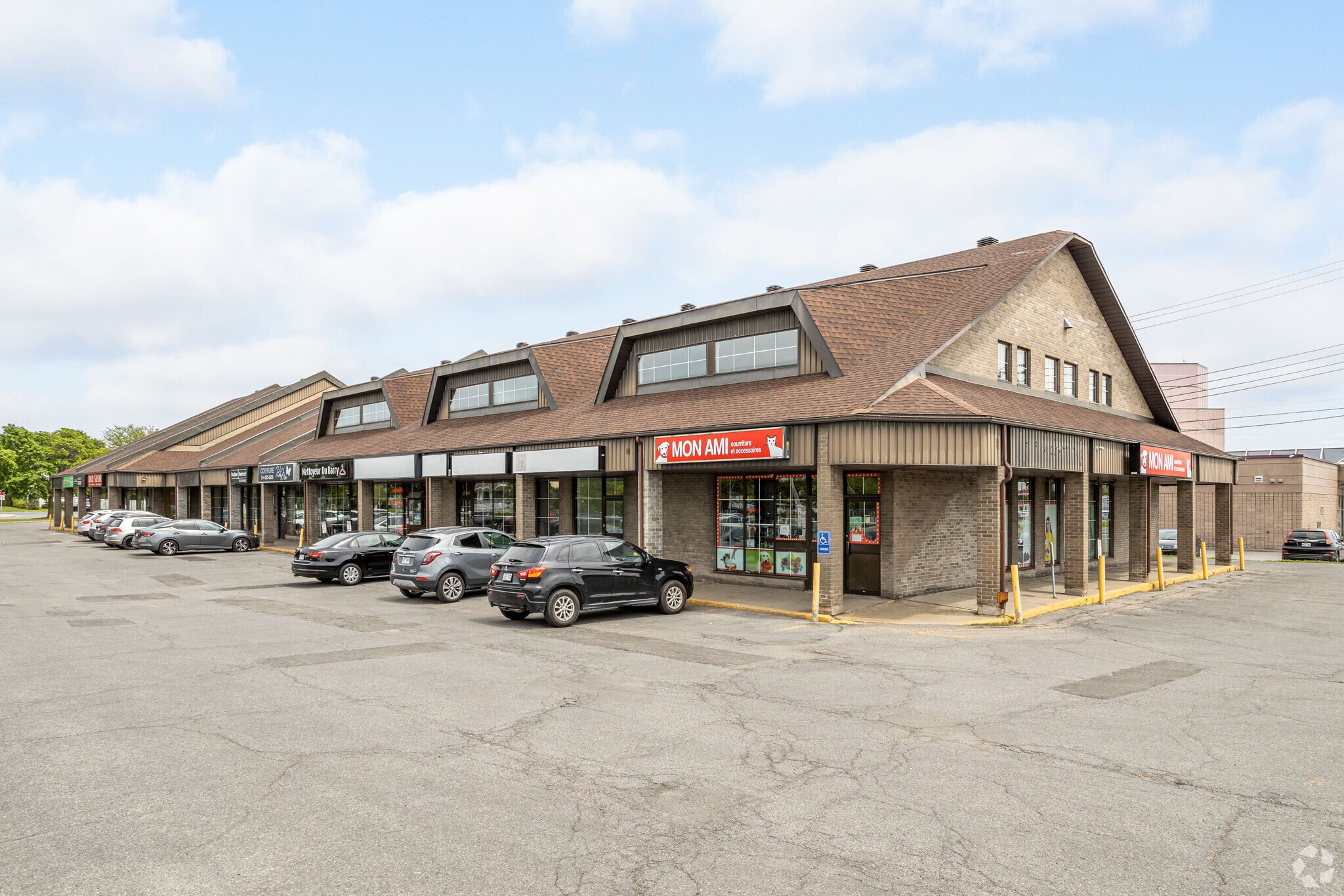 100-120 Rue du Barry, Kirkland, QC for lease Primary Photo- Image 1 of 26