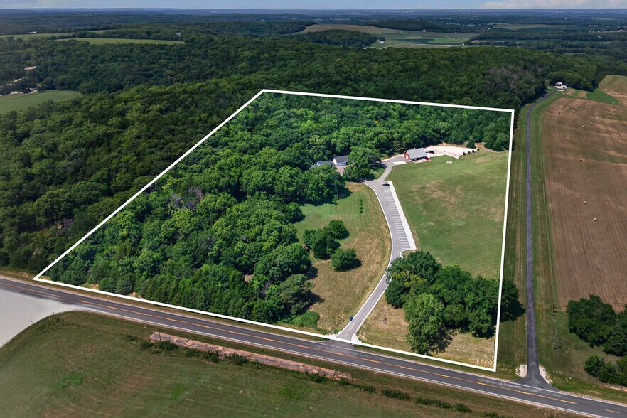 1558 N 600 Rd, Baldwin City, KS à vendre - Photo principale - Image 1 de 62