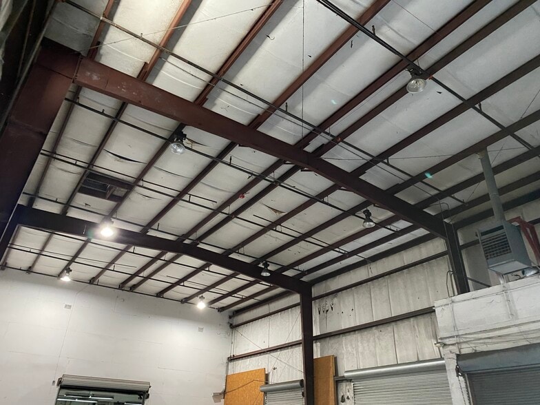 2910 W Beaver St, Jacksonville, FL for lease - Building Photo - Image 3 of 19