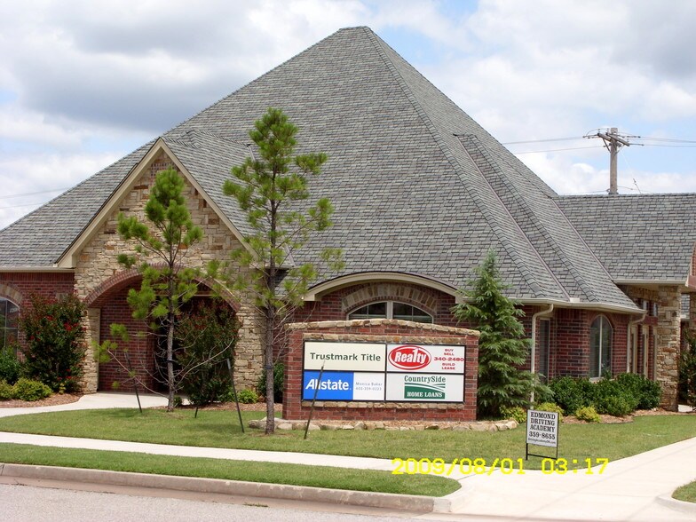 3224 Teakwood Ln, Edmond, OK à vendre - Photo du bâtiment - Image 2 de 31