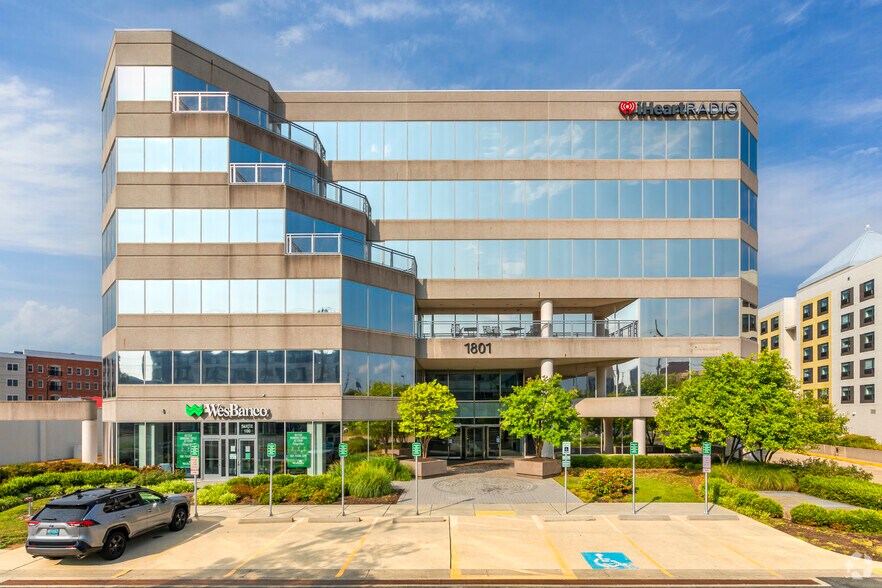 1801 Rockville Pike, Rockville, MD à louer - Photo du bâtiment - Image 2 de 7