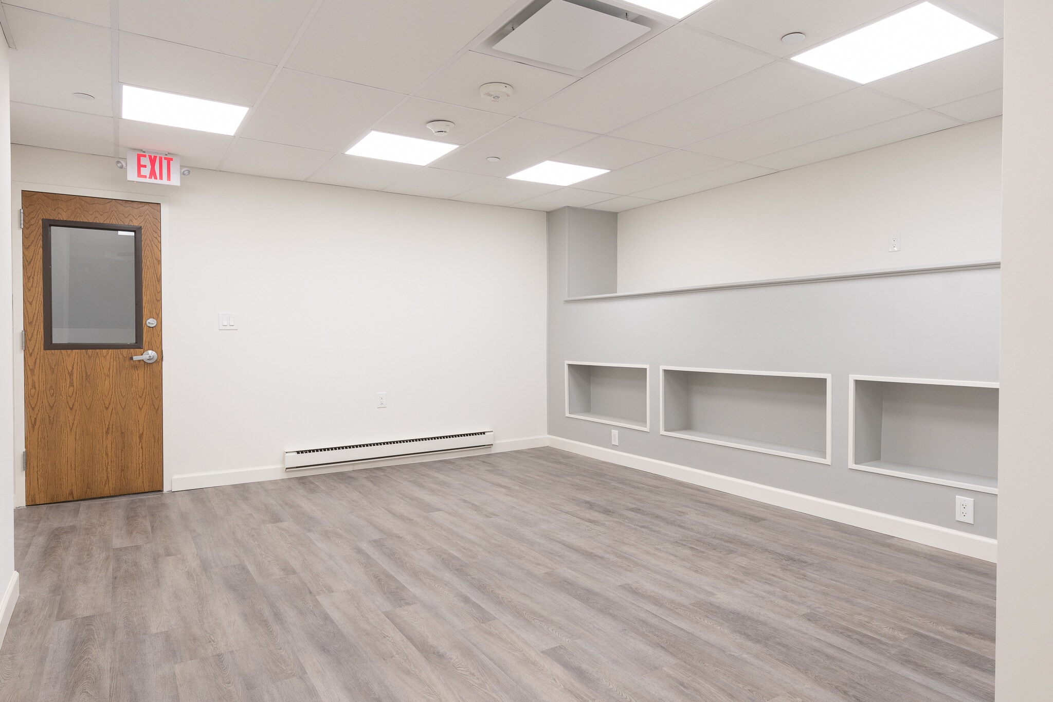 1000 Park Blvd, Massapequa Park, NY for lease Building Photo- Image 1 of 4