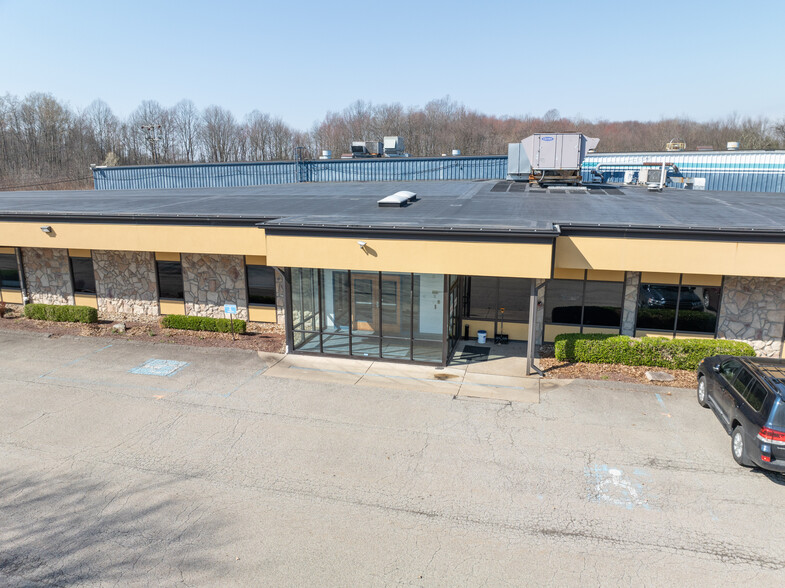 501 Mosside Blvd, North Versailles, PA for lease - Building Photo - Image 1 of 7