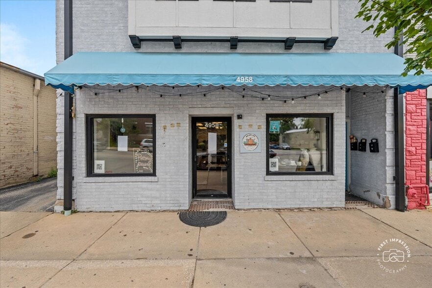 4958 Main St, Downers Grove, IL for lease - Building Photo - Image 3 of 16