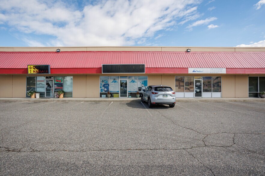 7201 W Clearwater Ave, Kennewick, WA à vendre - Photo du bâtiment - Image 3 de 8