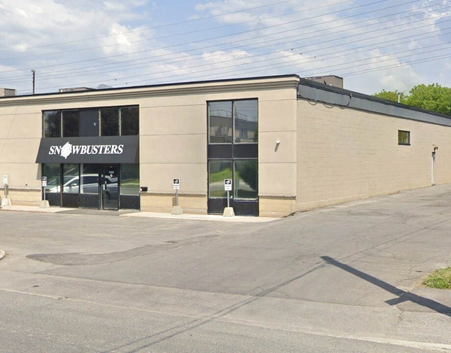 1800 Woodward Dr, Ottawa, ON à vendre Photo du bâtiment- Image 1 de 1