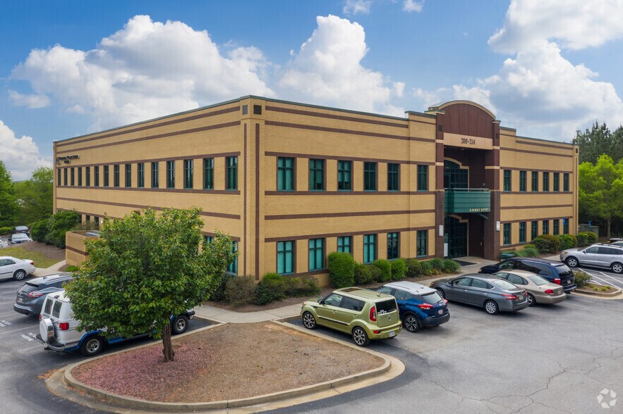 200-220 Village Center Pky, Stockbridge, GA for lease - Building Photo - Image 1 of 4