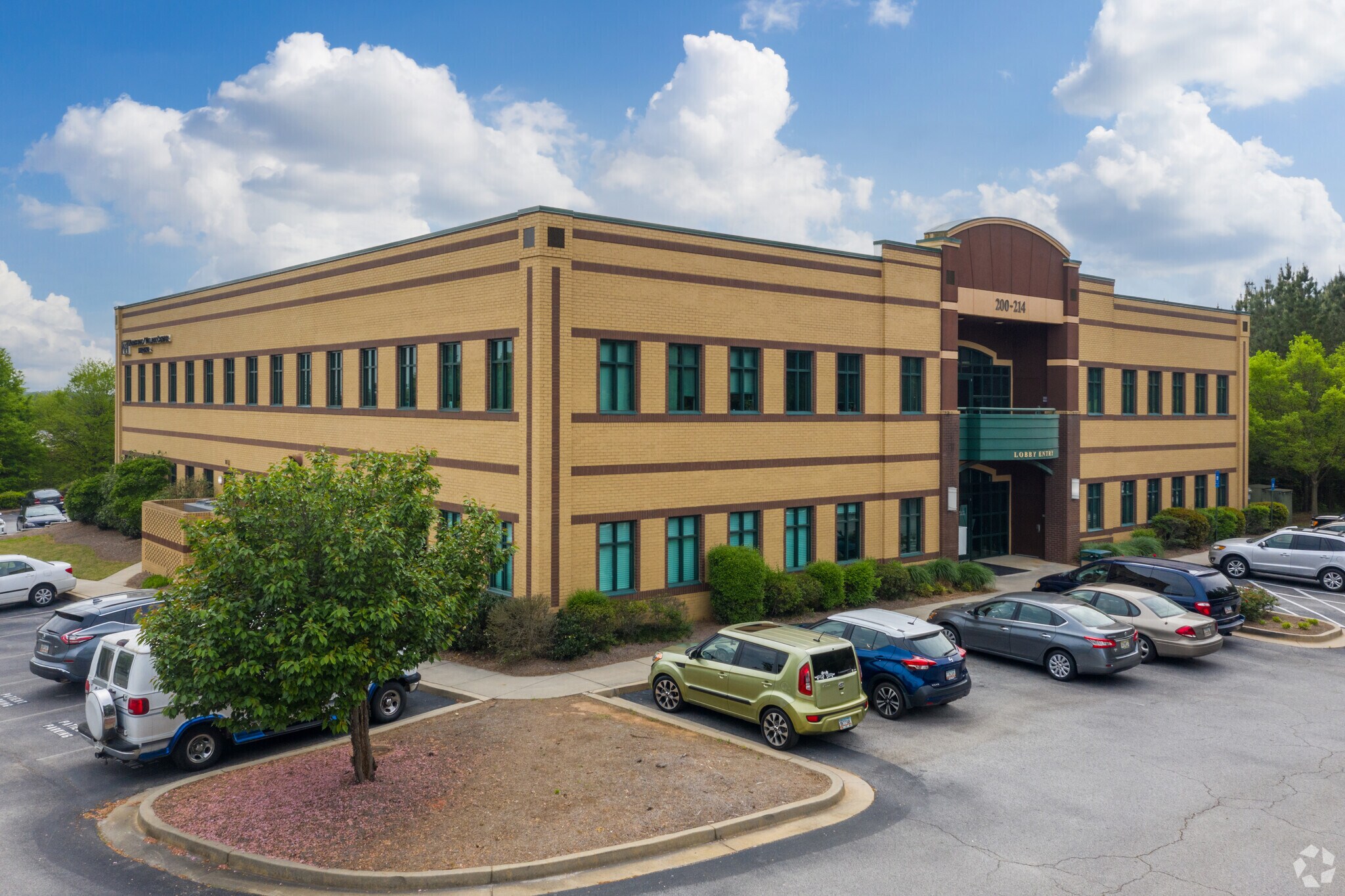 200-220 Village Center Pky, Stockbridge, GA for lease Building Photo- Image 1 of 5