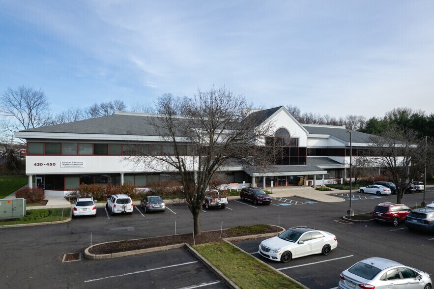 430-450 Lincoln Hwy, Fairless Hills, PA à louer - Photo du bâtiment - Image 3 de 7