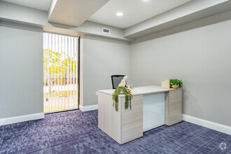 13246 38th St N, Clearwater, FL for lease Interior Photo- Image 1 of 1