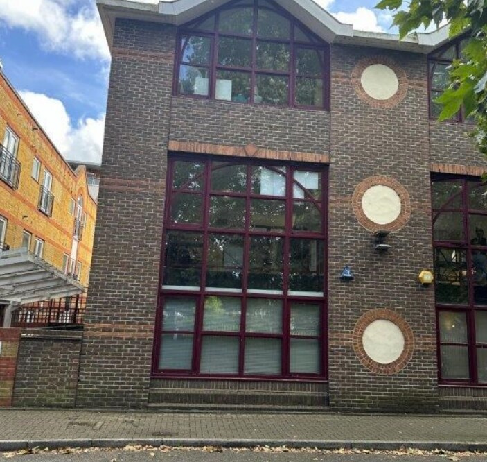 Putney Bridge Rd, London for lease Building Photo- Image 1 of 5
