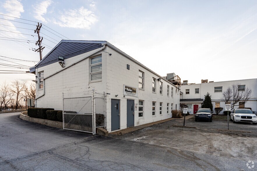 540 Delwar Rd, Pittsburgh, PA for lease - Building Photo - Image 3 of 7
