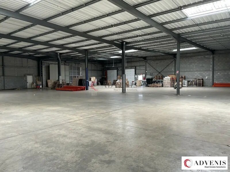 Office in Le Haillan for lease Interior Photo- Image 1 of 9