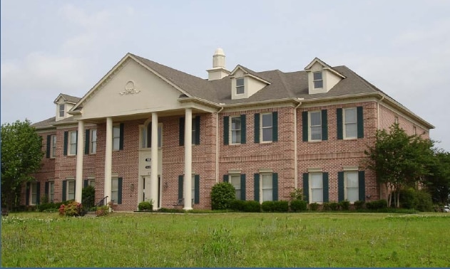 574 Greentree Cv, Collierville, TN for lease - Primary Photo - Image 1 of 8