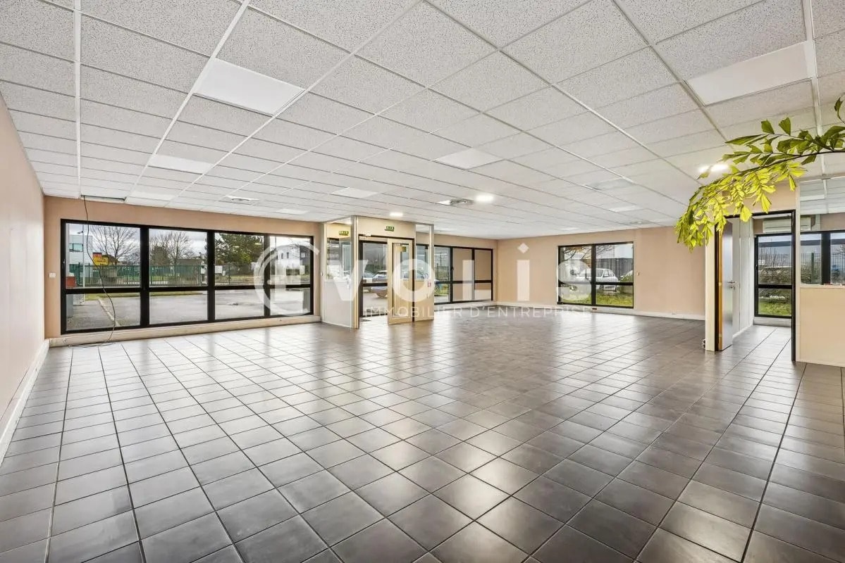 120 Impasse De La Balme, Saint-Priest for lease Interior Photo- Image 1 of 5