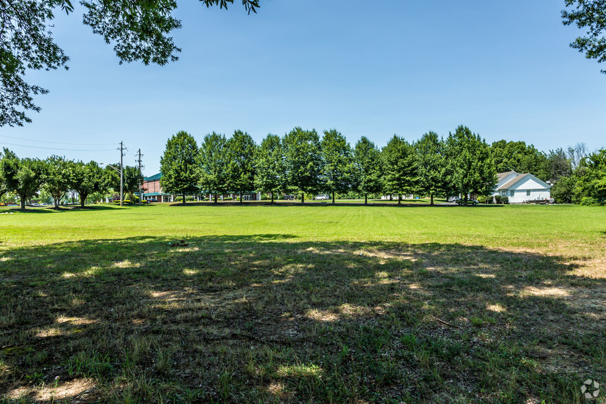 8220 Macon Rd, Cordova, TN for sale - Building Photo - Image 2 of 2