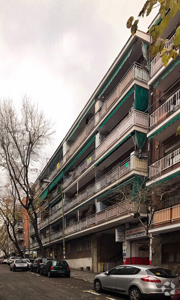 Calle Lorenzo González, 14, Madrid, Madrid à louer - Photo du bâtiment - Image 2 de 2