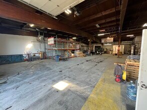 108 Clematis Ave, Waltham, MA à louer Photo intérieure- Image 1 de 8