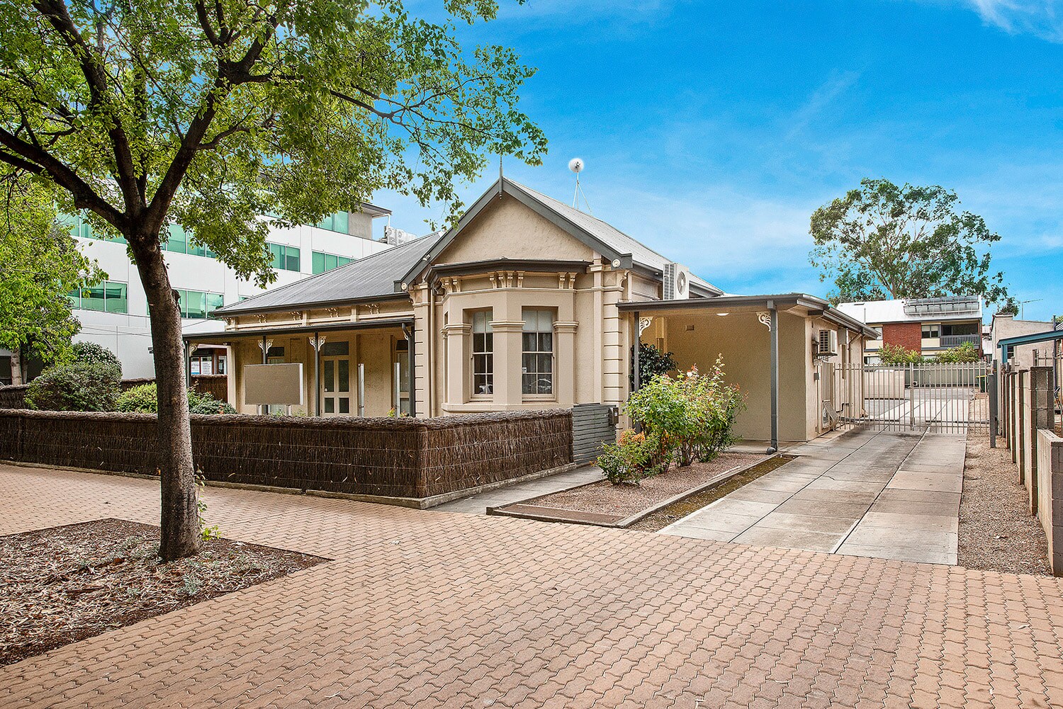 327 South Tce, ADELAIDE à louer Photo du bâtiment- Image 1 de 4