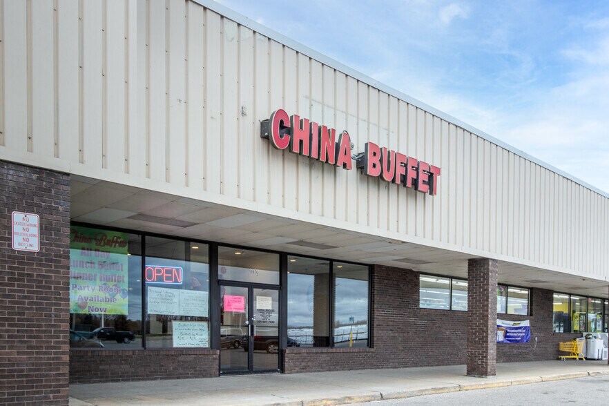 1109 E State St, Cheboygan, MI à louer - Photo du bâtiment - Image 3 de 32