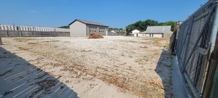 5116 Benson St, Merriam, KS for lease Interior Photo- Image 1 of 8