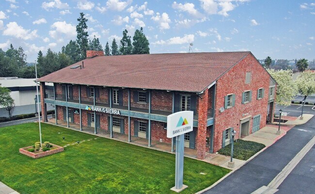 More details for 636 E Shaw Ave, Fresno, CA - Retail for Sale