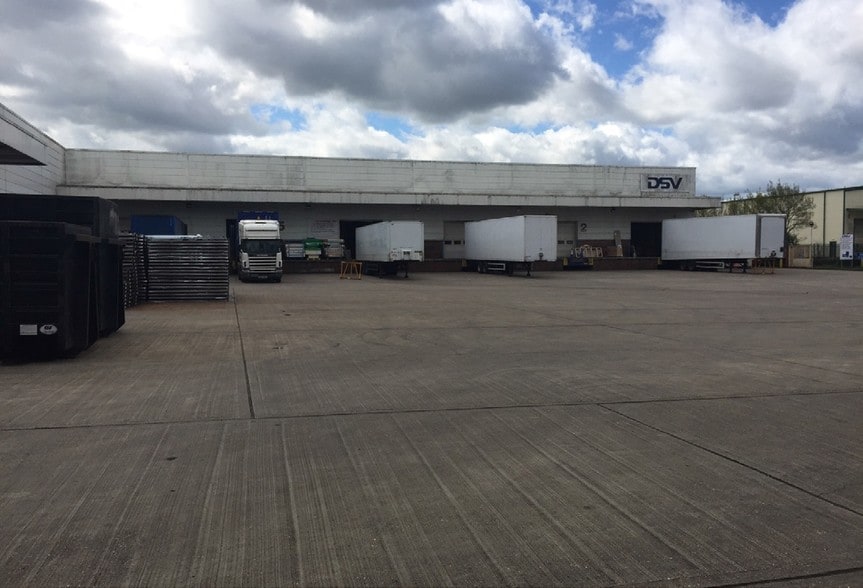 Maidstone Rd, Milton Keynes à louer - Photo du bâtiment - Image 3 de 4