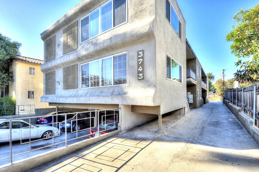 3743 Mclaughlin Ave, Los Angeles, CA à vendre - Photo du bâtiment - Image 2 de 18