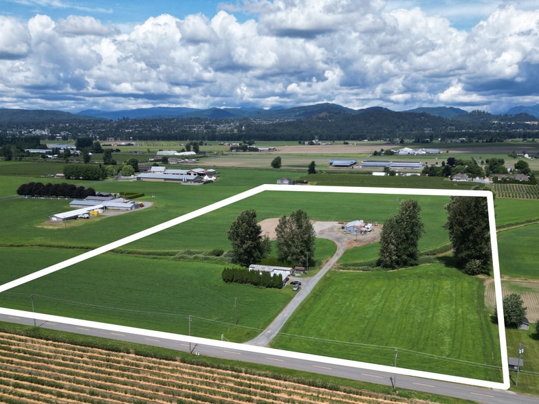 34561 Fore Rd, Abbotsford, BC for sale - Primary Photo - Image 1 of 28