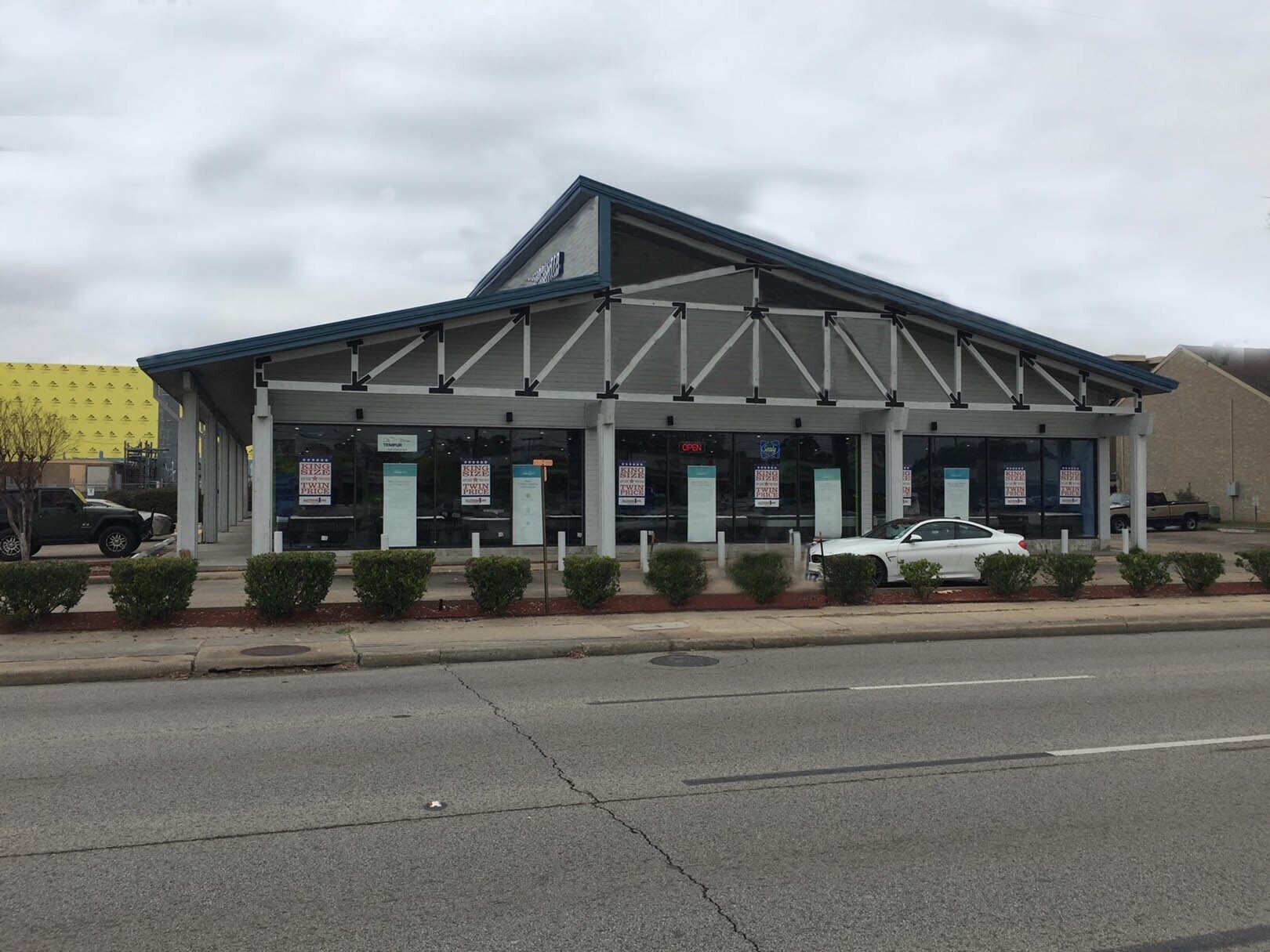 9524 Westheimer Rd, Houston, TX à louer Photo du bâtiment- Image 1 de 2