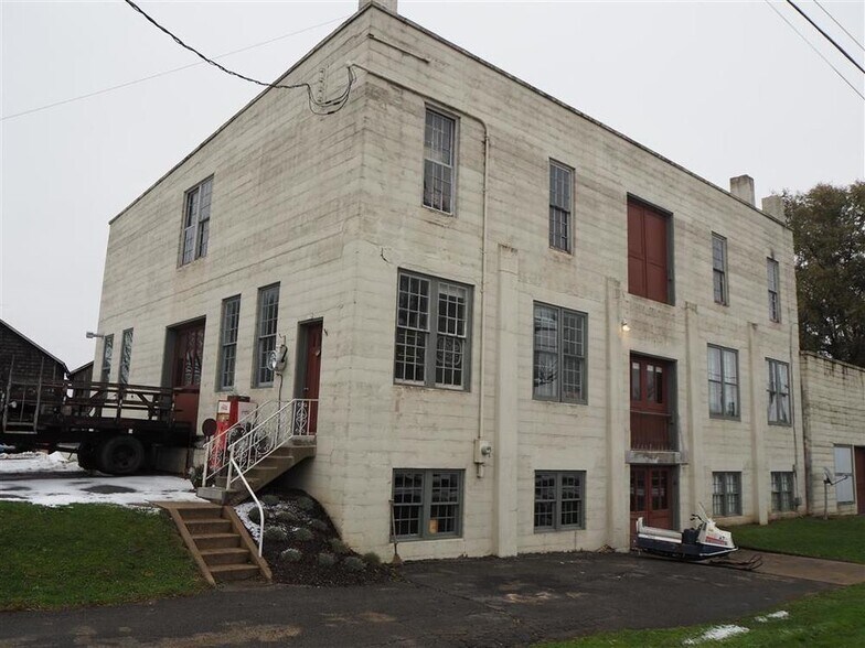 336 N Spring St, Columbus, WI à vendre - Photo du bâtiment - Image 3 de 20