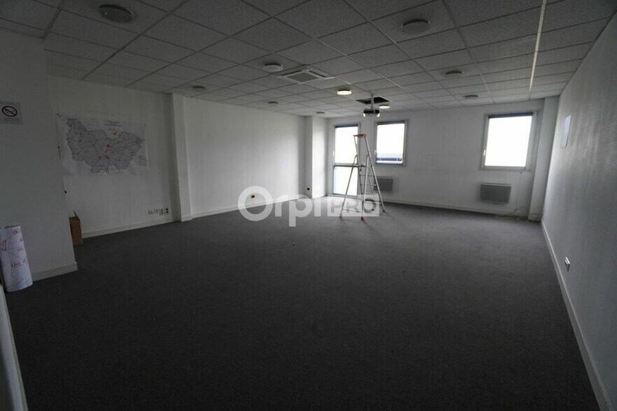 Office in Dijon for lease - Interior Photo - Image 3 of 7