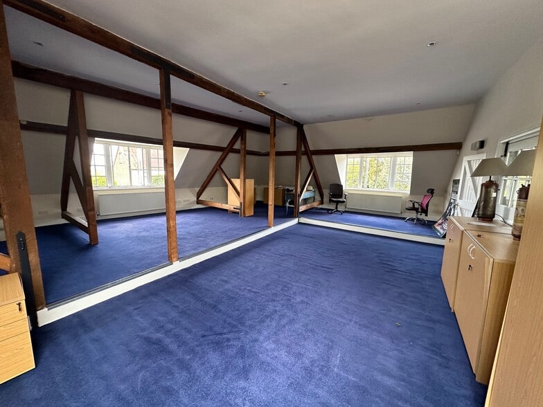 Church Rd, Penn for lease - Building Photo - Image 2 of 3