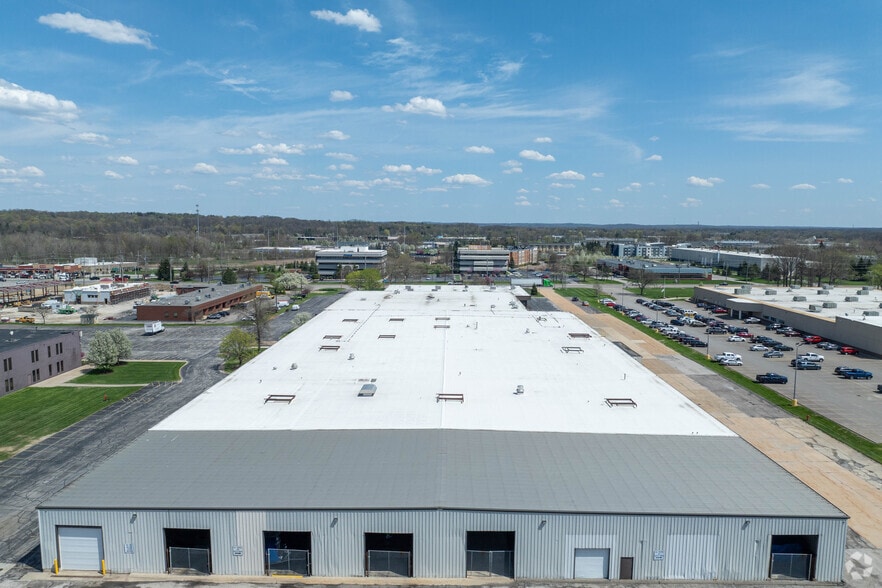 6000 Cochran Rd, Solon, OH for lease - Building Photo - Image 3 of 5
