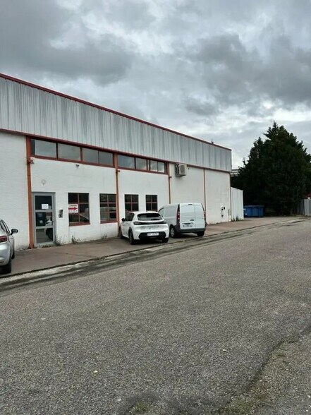 Industriel dans Pessac à louer - Photo du bâtiment - Image 3 de 4