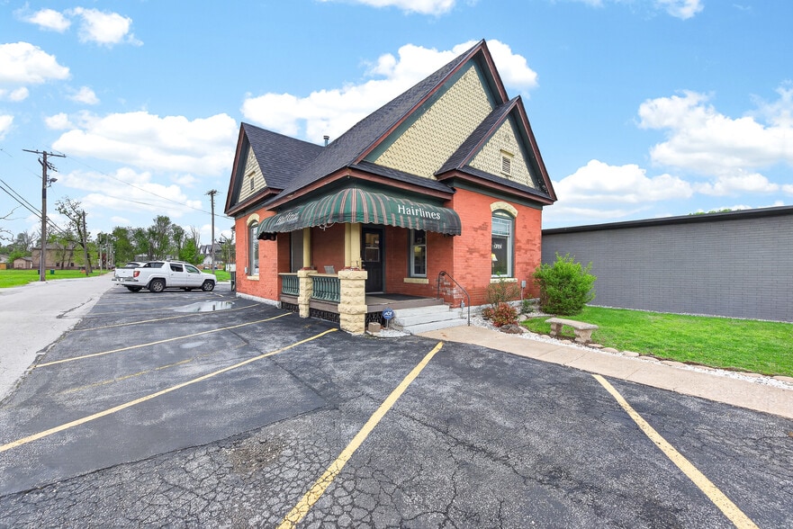 412 W Walnut St, Rogers, AR for sale - Primary Photo - Image 1 of 10