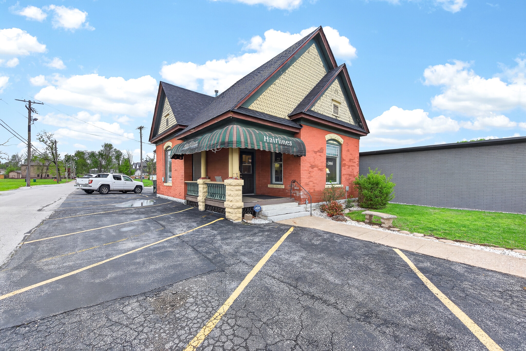 412 W Walnut St, Rogers, AR for sale Primary Photo- Image 1 of 11
