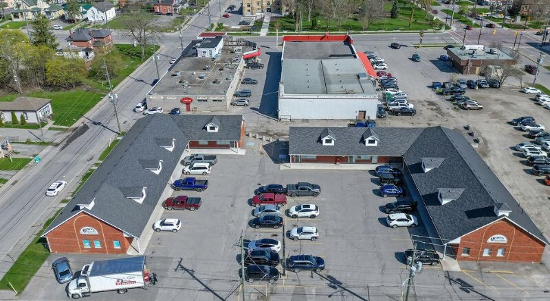 84-86 Russell St W, Kawartha Lakes, ON à vendre Aérien- Image 1 de 1