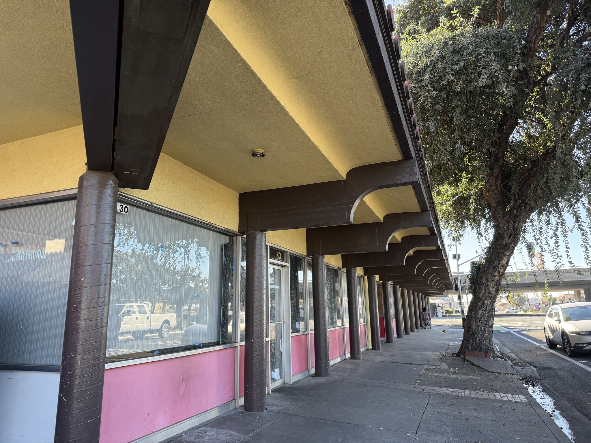 136 S El Dorado St, Stockton, CA à louer Photo du bâtiment- Image 1 de 4