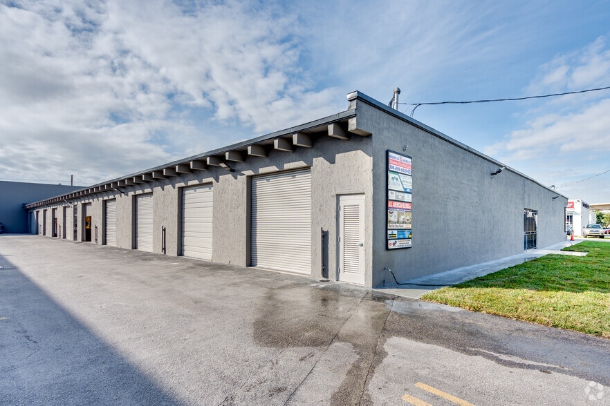 7440-7458 NW 8th St, Miami, FL for lease - Building Photo - Image 3 of 6