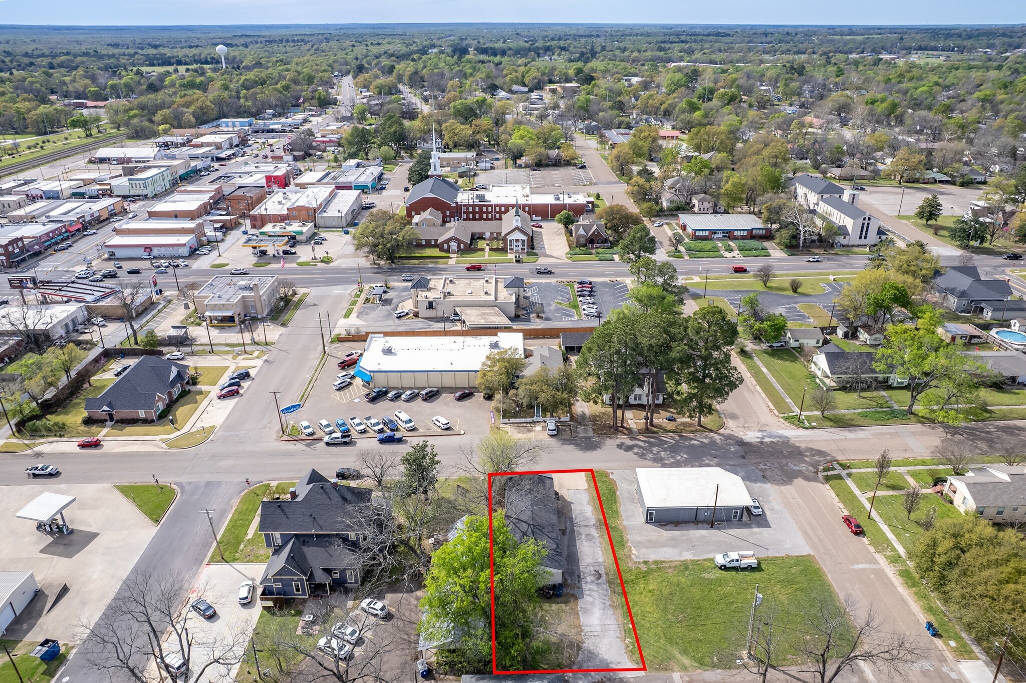 214 N Newsom St, Mineola, TX for sale Primary Photo- Image 1 of 16