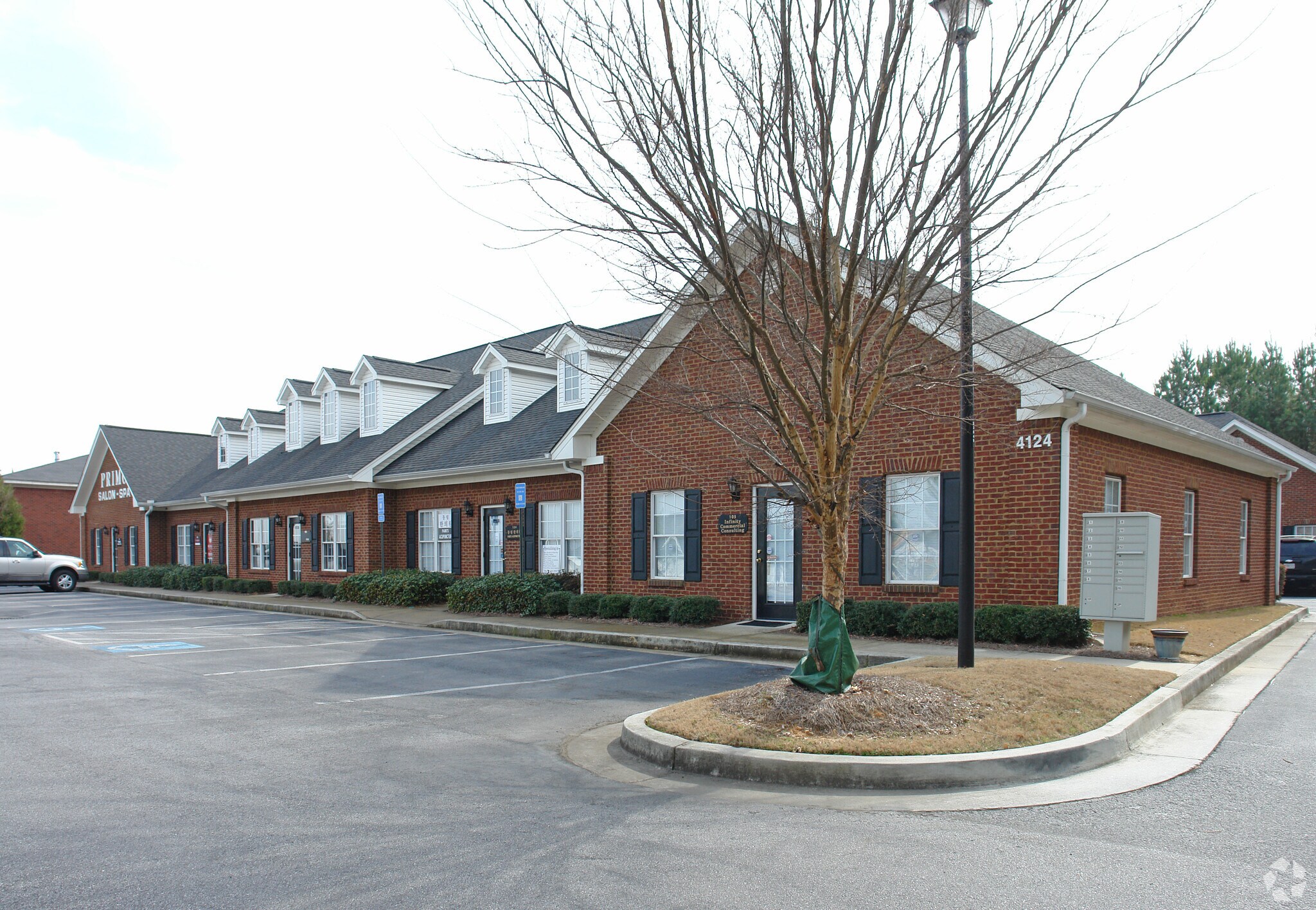 4124 Chattahoochee Ter, Duluth, GA à vendre Photo du bâtiment- Image 1 de 21